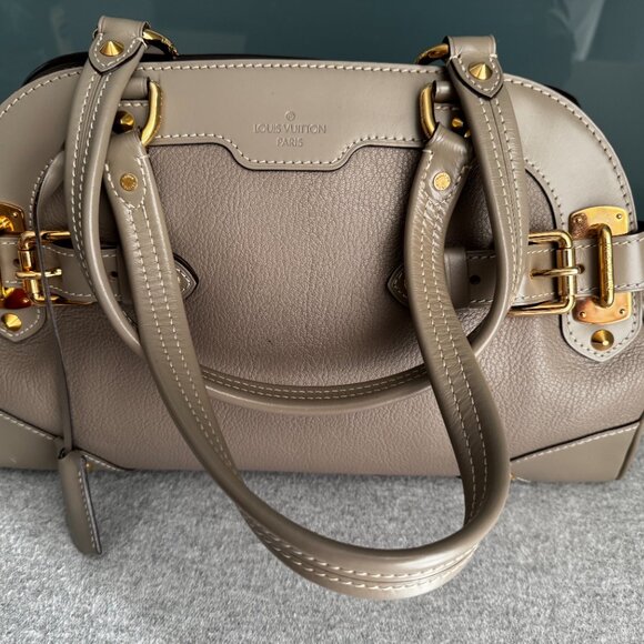 Purse by Louis Vuitton - Picture 4 of 16